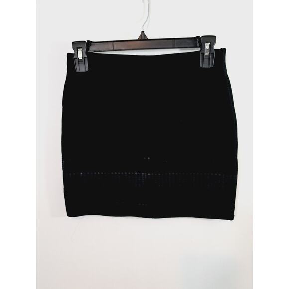 Guess Women's Black Short Y2K Mini Skirt Sequin Detail Size Medium - Picture 1 of 5